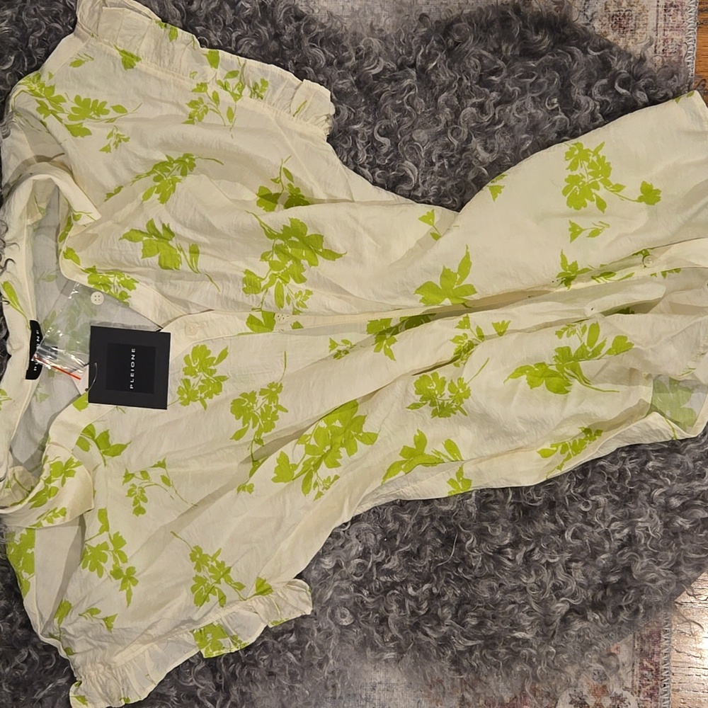 Collared Ruffle Sleeved Blouse NWT